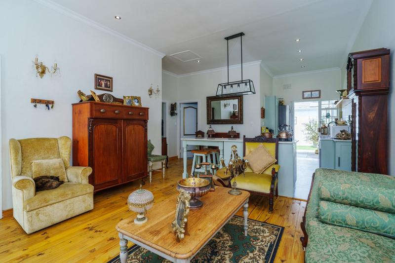 2 Bedroom Property for Sale in Harfield Village Western Cape